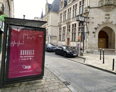 BOURGES & SES ENVIRONS S’AFFICHENT TOUT L’ÉTÉ