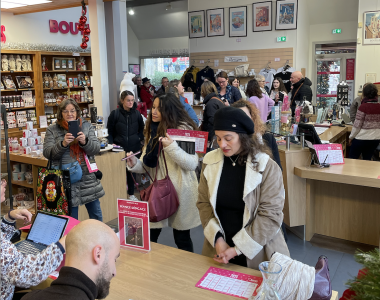 DEUX DÉDICACES MÉMORABLES À L’OFFICE DE TOURISME DE BOURGES
